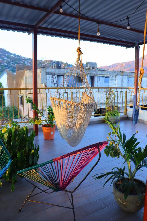 Hotel Casa Mandarine , Amazing Private Rooms W Balcony, Rooftop, Hammocks, Ac, Smartv, 100Mbs! Zihuatanejo Exterior photo