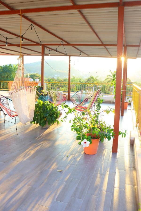 Hotel Casa Mandarine , Amazing Private Rooms W Balcony, Rooftop, Hammocks, Ac, Smartv, 100Mbs! Zihuatanejo Exterior photo